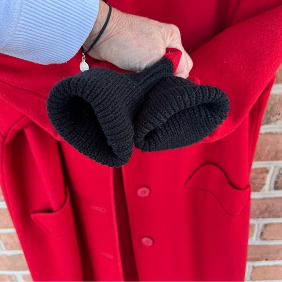 Red festive wool blend 80’s oversized coat - Picture 3 of 12